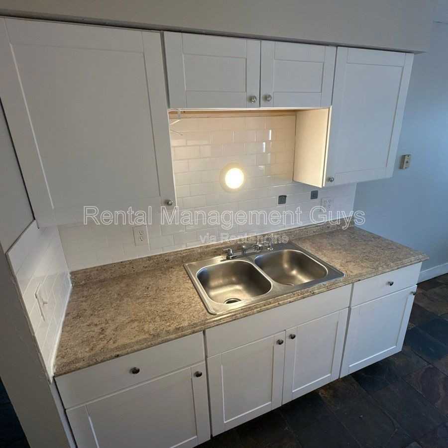 3520 12th Ave S #2 - Photo 3 of 17