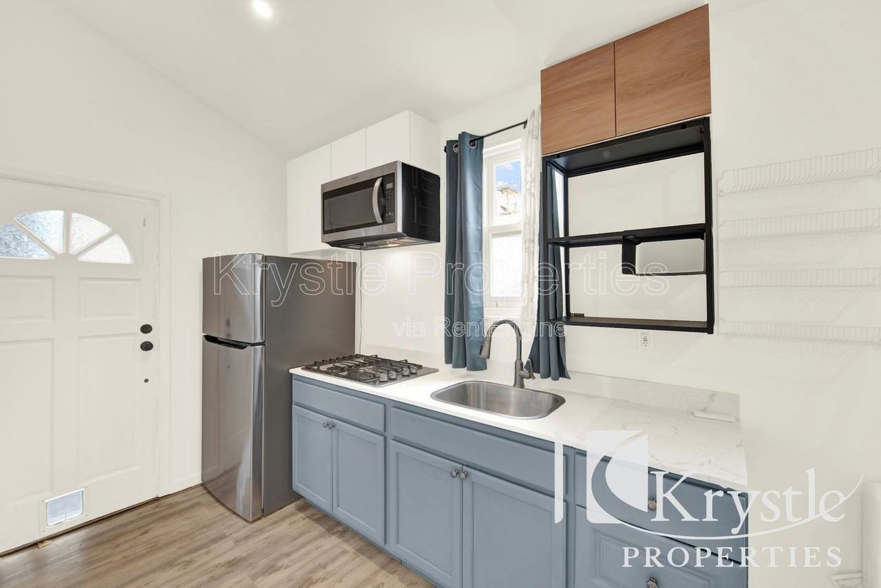 215 Central Ave #1-2 - Photo 3 of 17