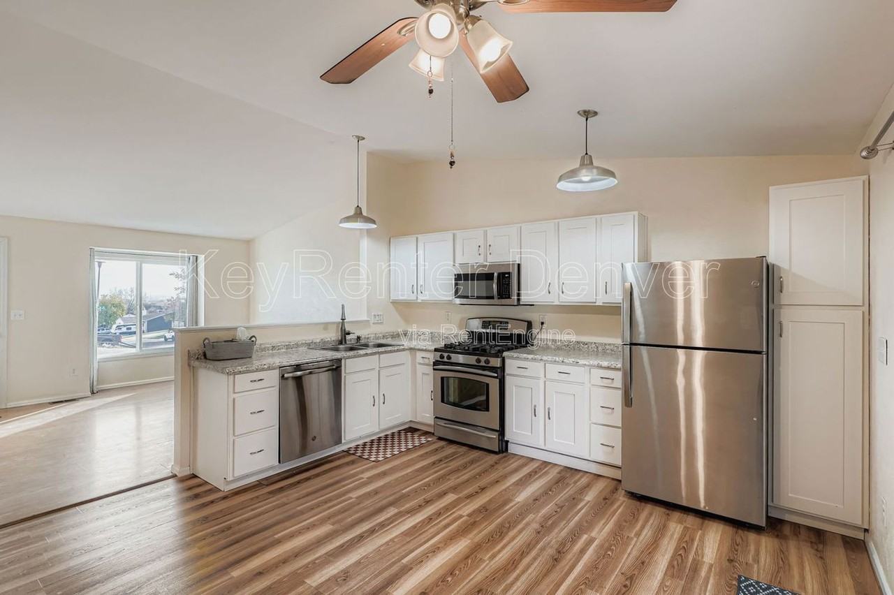 7421 Harlan Way - Photo 5 of 12