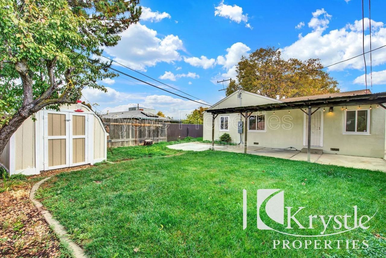 791 Rosewood Ave - Photo 2 of 24