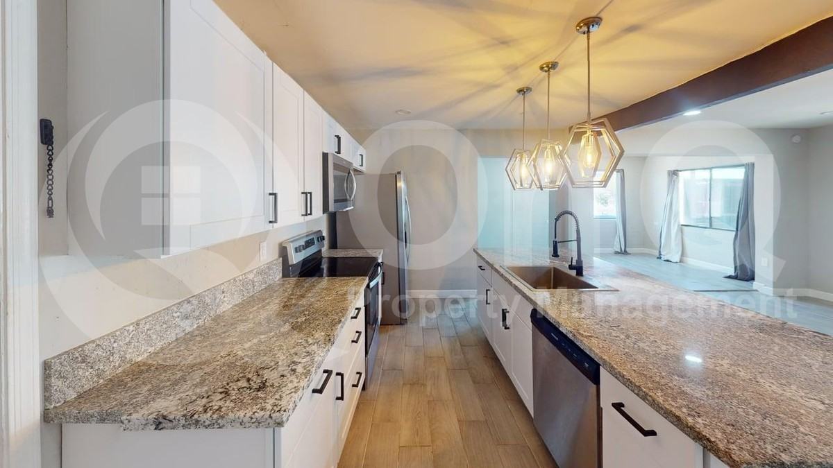 2714 E 21st St #A - Photo 4 of 21