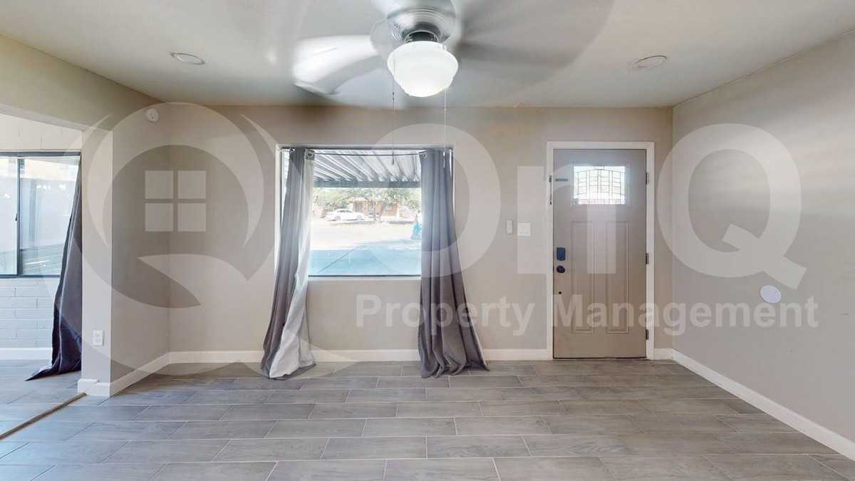 2714 E 21st St #A - Photo 6 of 21