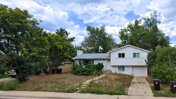 featured image of 3375 Moorhead Ave