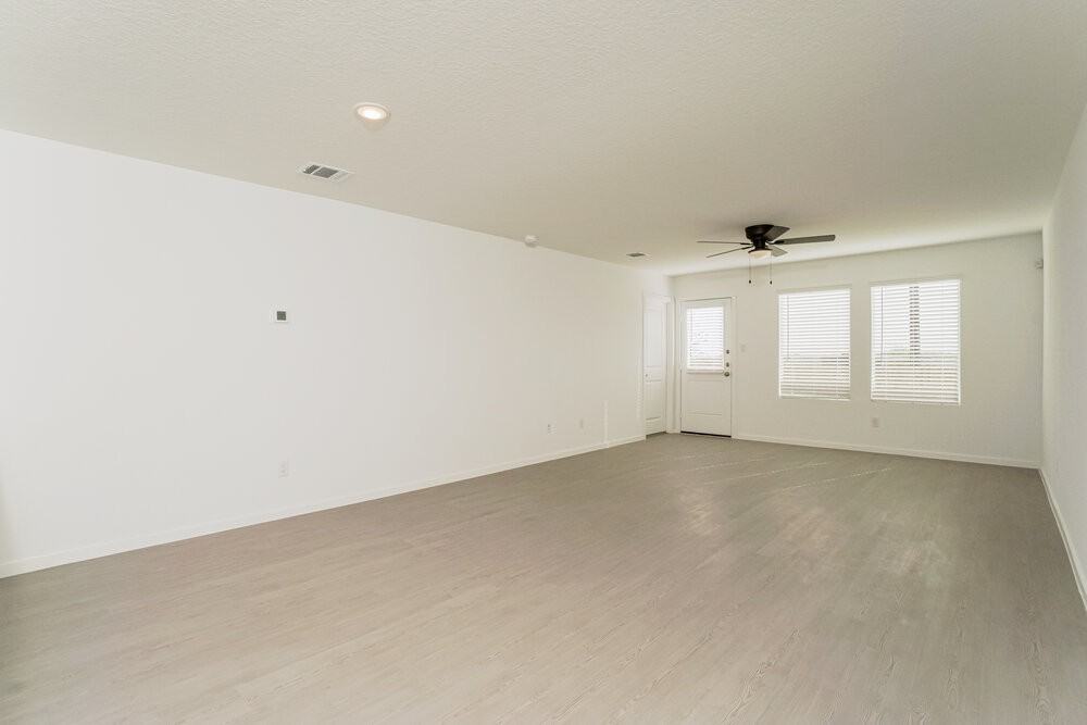 1858 Musk Rose - Photo 4 of 16