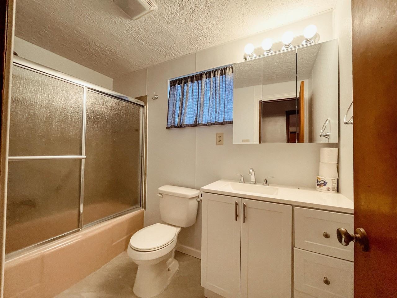 528 Cypress Way - Photo 3 of 14