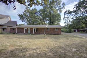 featured image of 3830 Union Rd