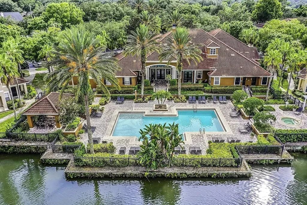 1025 Arbor Lakes Cir #1025 - Photo 4 of 8