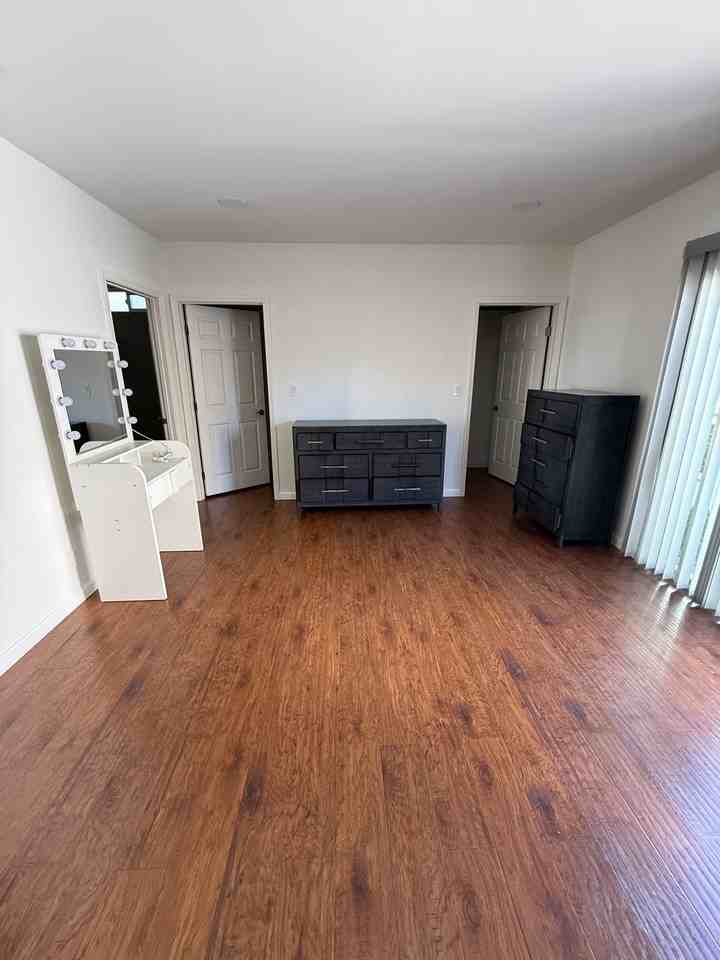 10548 Tinker Avenue - Photo 3 of 9