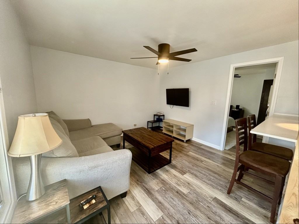 340 W 26th St #1stFLFRONT - Photo 5 of 12