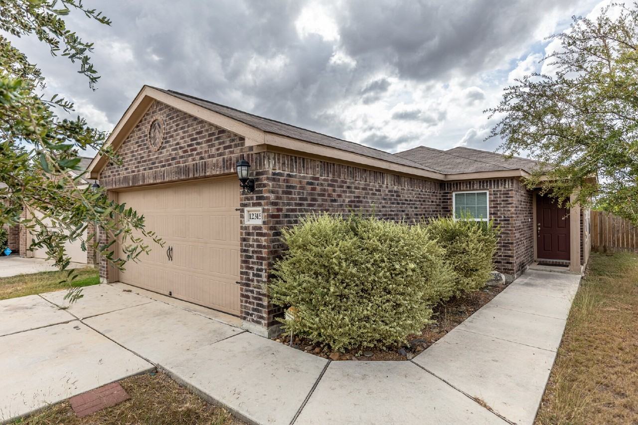 12315 Fish Hook - Photo 2 of 31