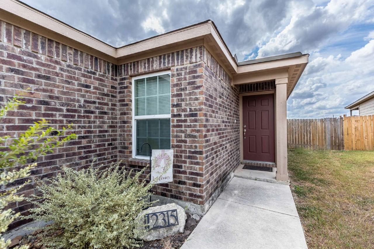 12315 Fish Hook - Photo 3 of 31