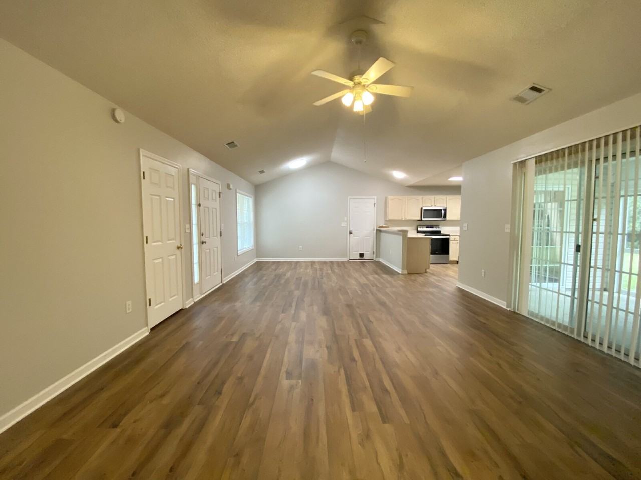 16 Wellington Dr - Photo 4 of 24