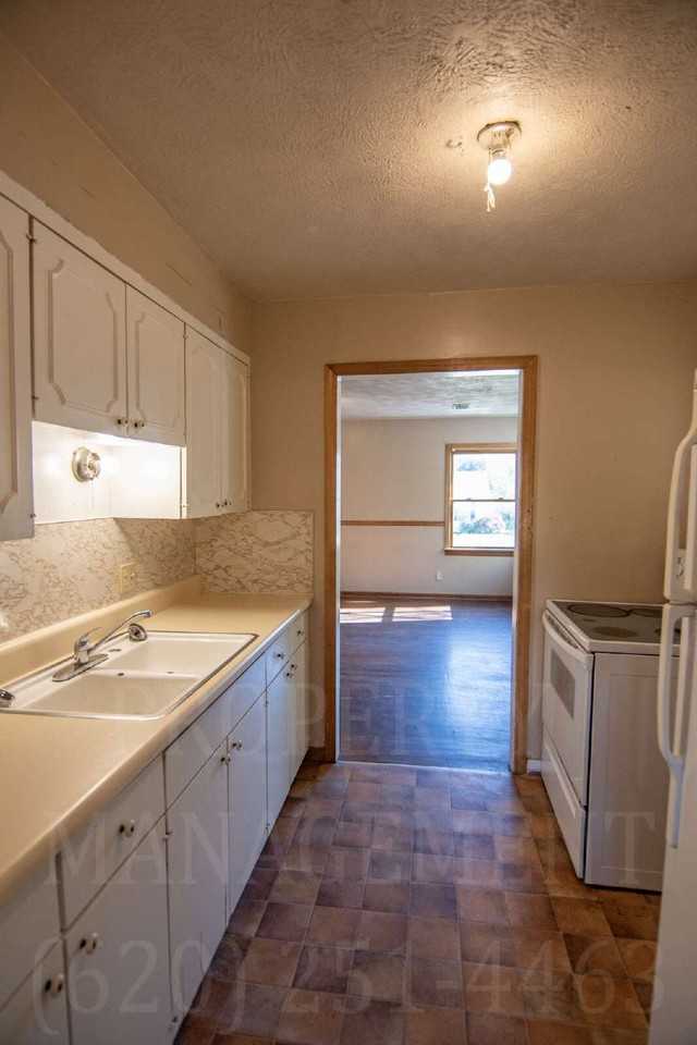 502 Highland Rd - Photo 2 of 16