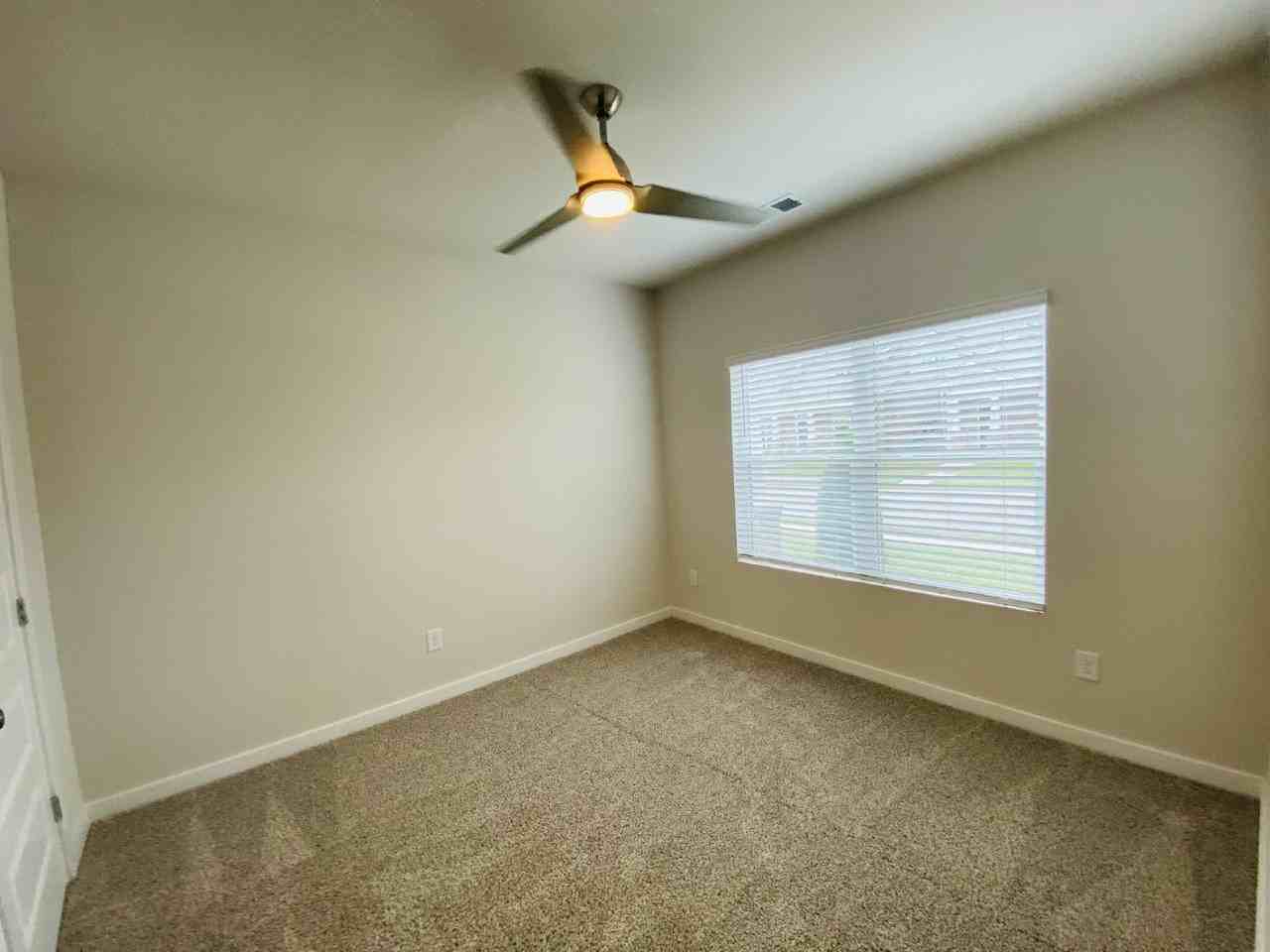 408 Edgebrook Dr - Photo 4 of 17