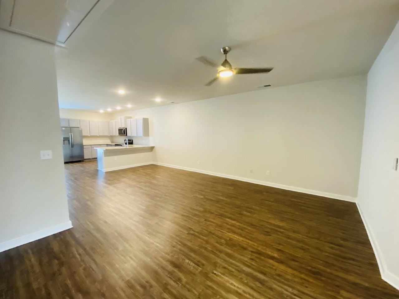 408 Edgebrook Dr - Photo 7 of 17