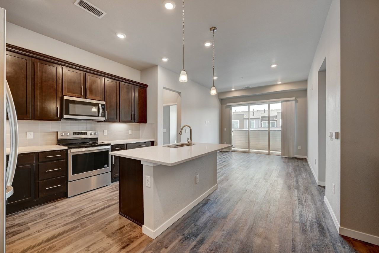 400 East Fremont Place - Photo 3 of 33