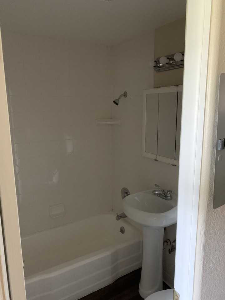 4831 Ames St - Photo 4 of 13