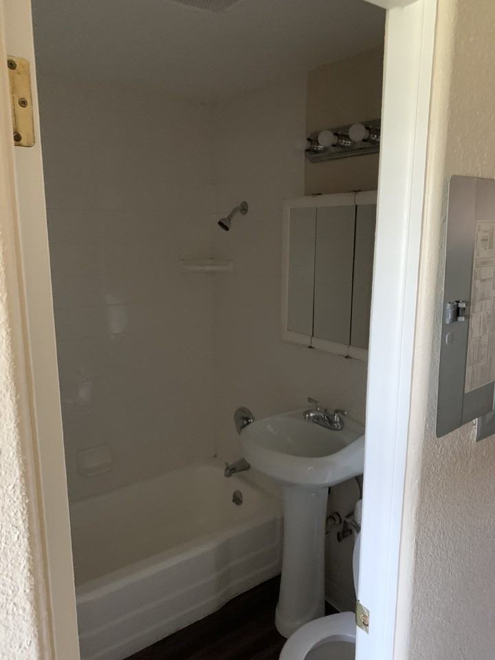 4831 Ames St - Photo 5 of 13