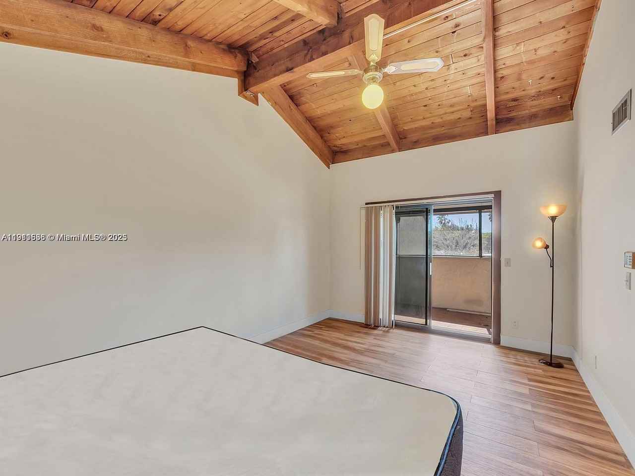 2701 Sw 58th Mnr #B - Photo 5 of 18