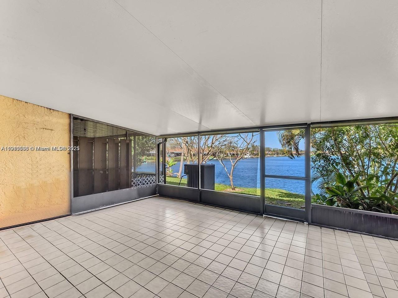 2701 Sw 58th Mnr #B - Photo 6 of 18