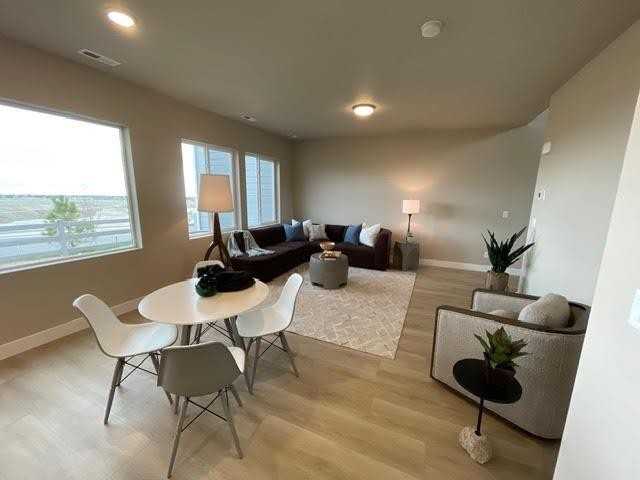 10327 Grattage Grv - Photo 3 of 14