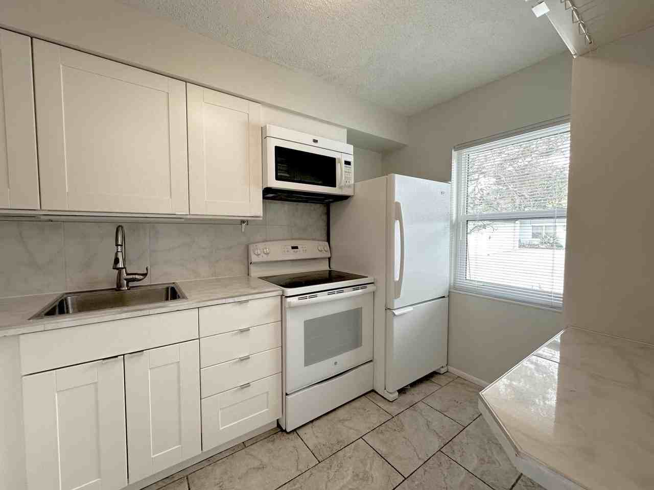 3662 Trophy Blvd - Photo 4 of 12