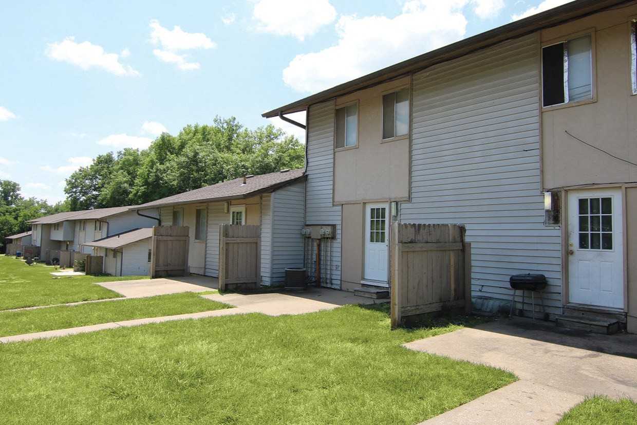 Gatehouse Apartments - Photo 4 of 23