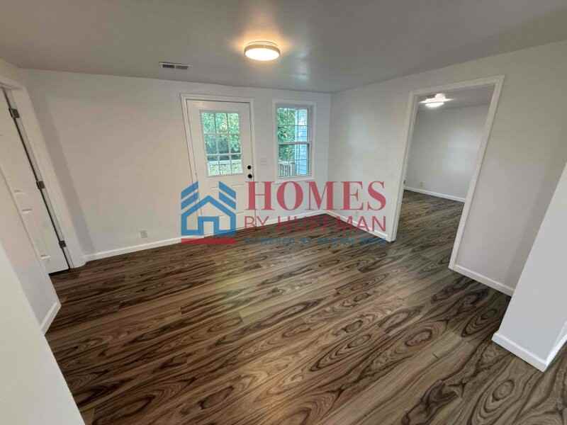 215 East Chestnut Street - Photo 3 of 12