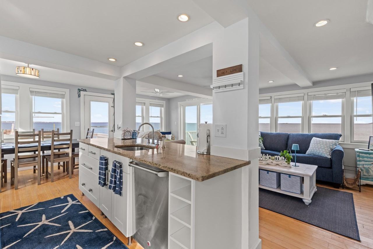 43 Main Ave - Photo 2 of 34