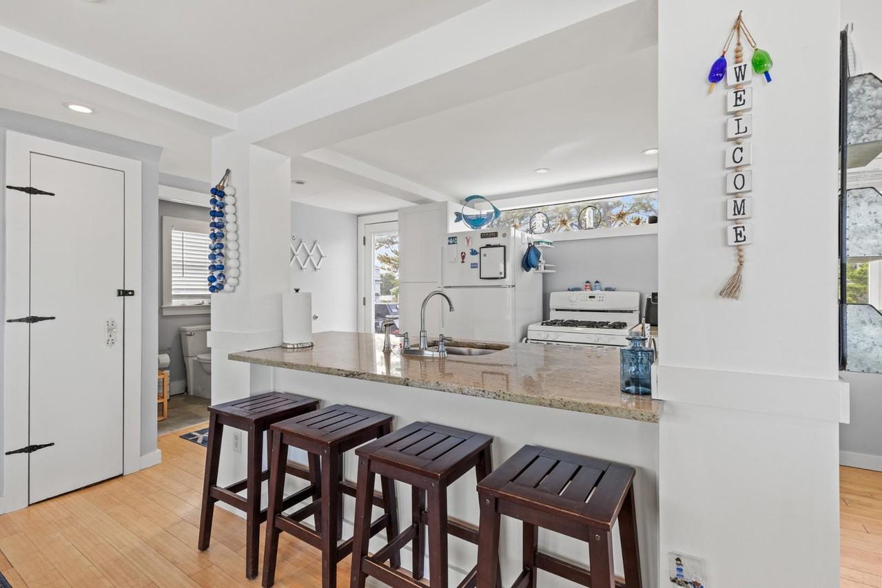 43 Main Ave - Photo 4 of 34