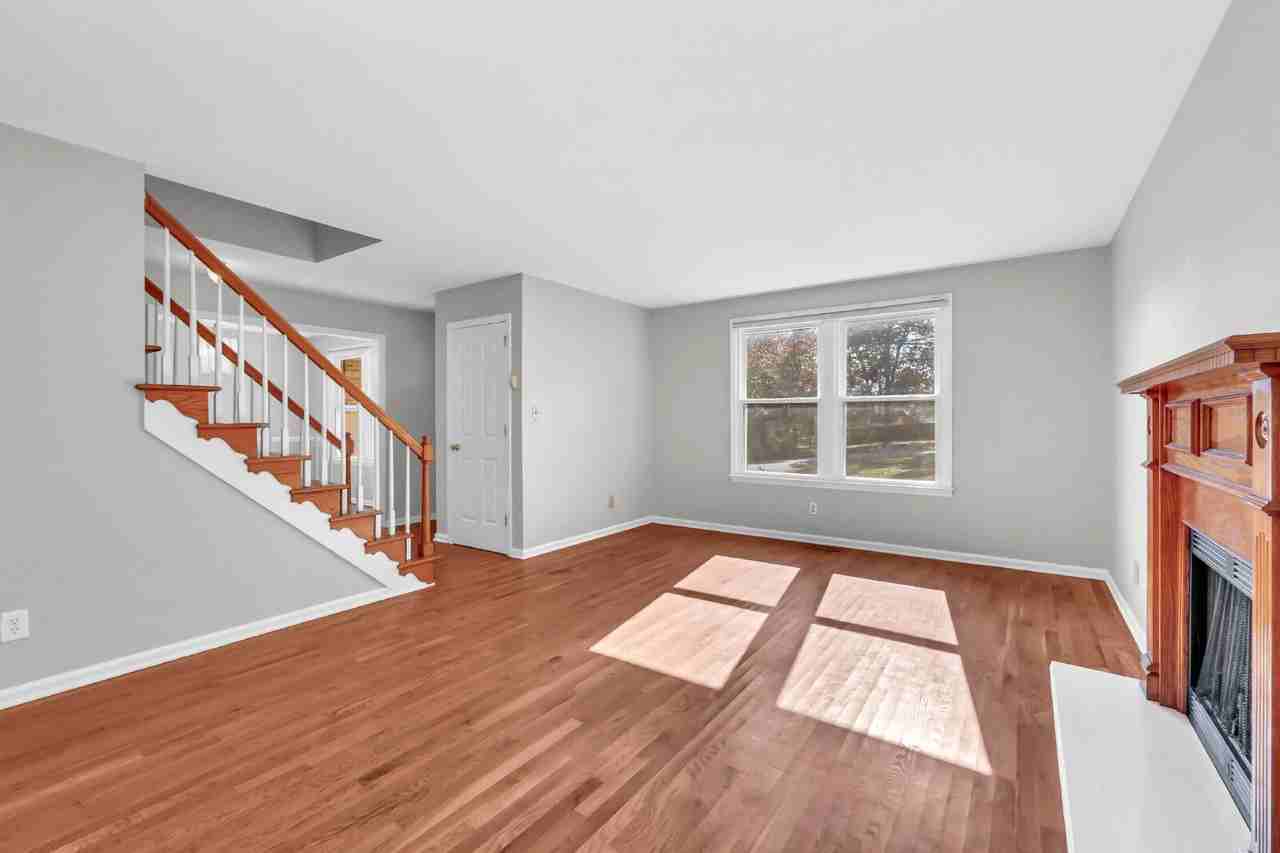 331 Dunbrook Dr - Photo 6 of 40