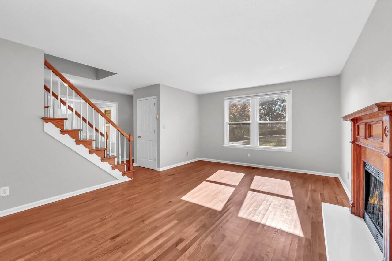 331 Dunbrook Dr - Photo 7 of 40