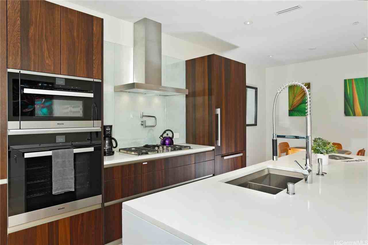 1118 Ala Moana Blvd #1003 - Photo 5 of 12