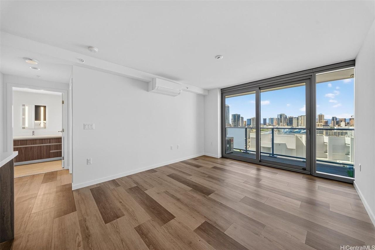 1500 Rycroft St #1706R - Photo 3 of 25