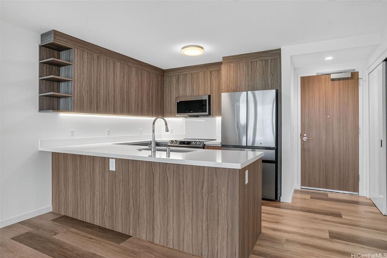 1500 Rycroft St #1706R - Photo 5 of 25