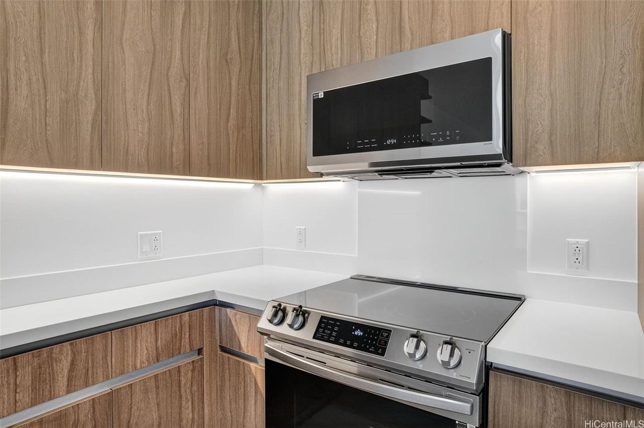 1500 Rycroft St #1706R - Photo 7 of 25