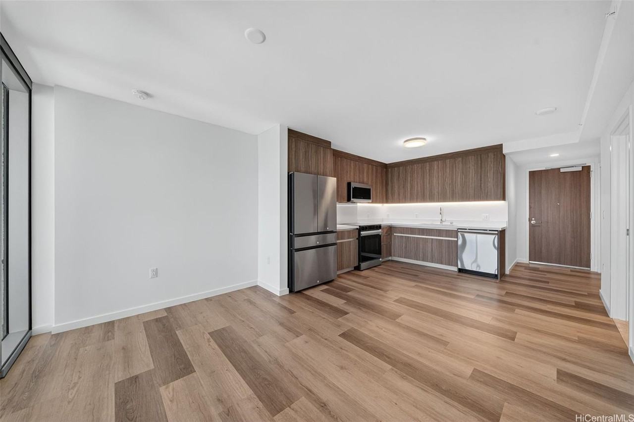 1500 Rycroft St #3103R - Photo 3 of 25