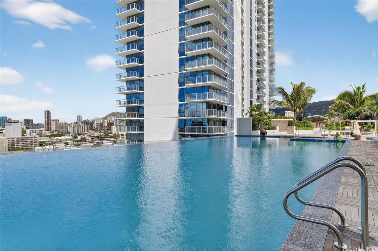 1500 Rycroft St #1810R - Photo 7 of 21