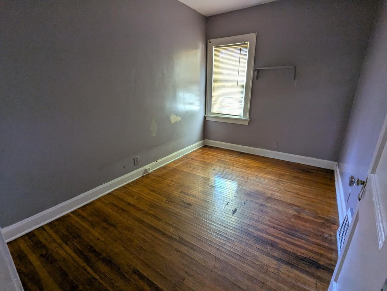 3535 Homewood Ave - Photo 7 of 9