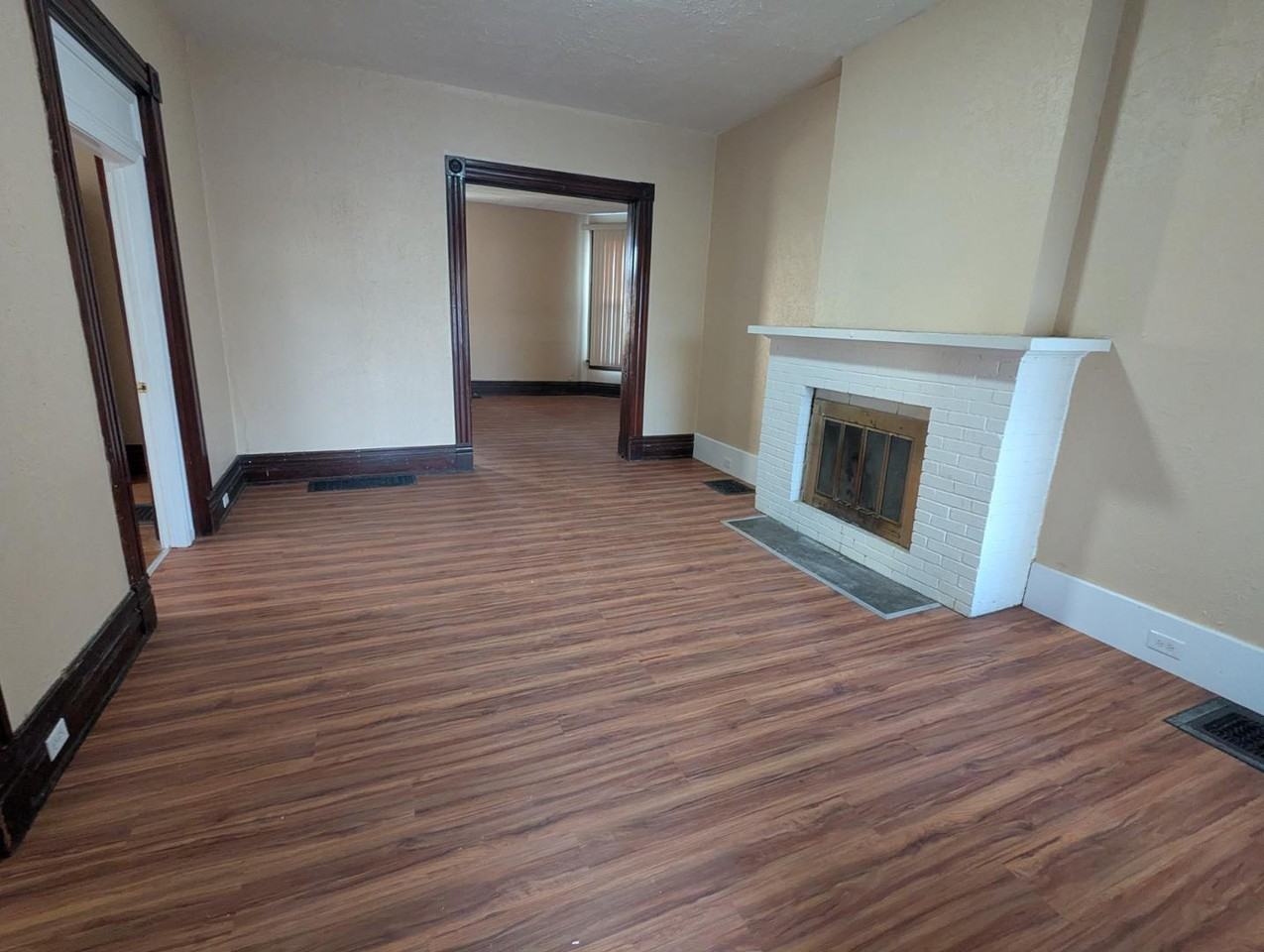 427 Eastern Ave - Photo 4 of 19