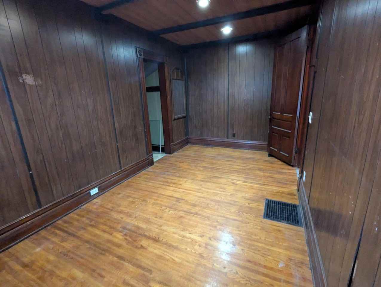 427 Eastern Ave - Photo 7 of 19