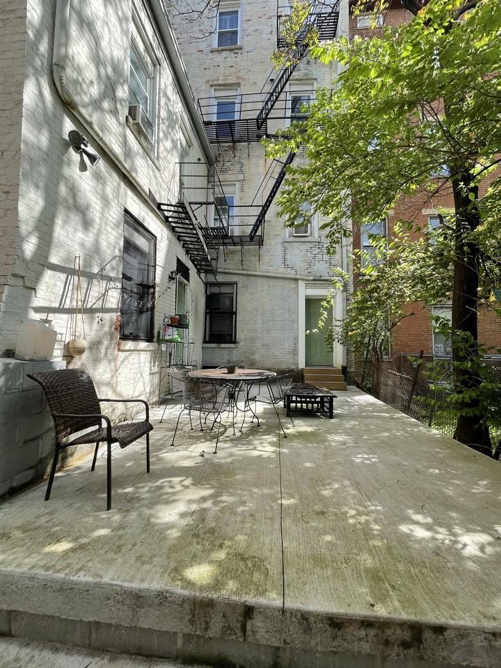 215 Mulberry St #01 - Photo 2 of 7