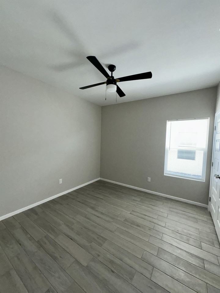 5701 Swallow Ave #2 - Photo 4 of 8