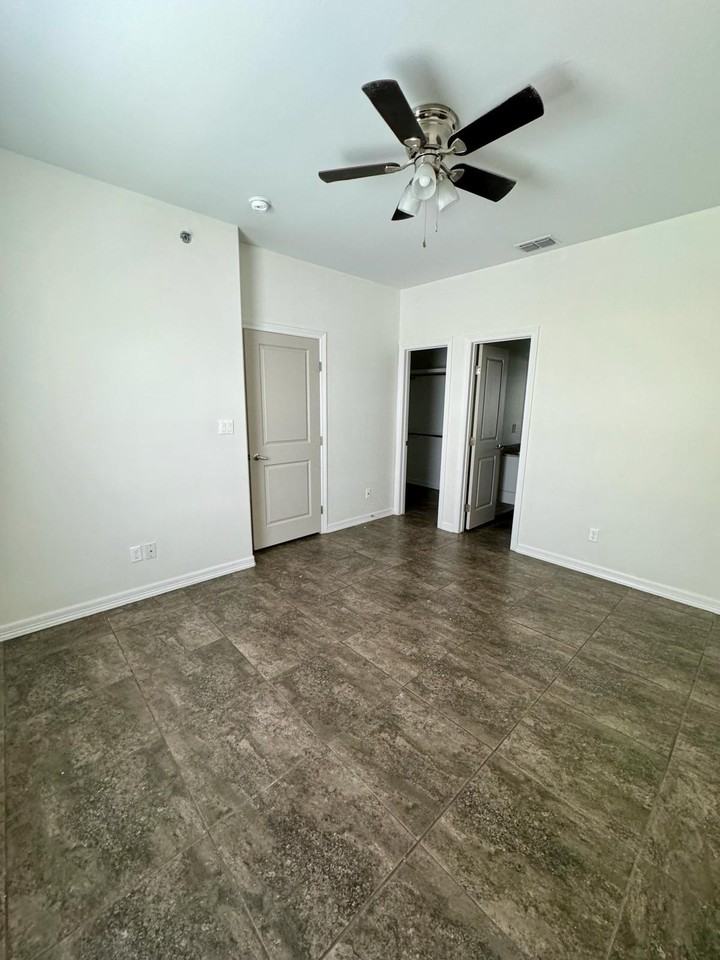 300 Sylvia Handy Dr #109 - Photo 2 of 7