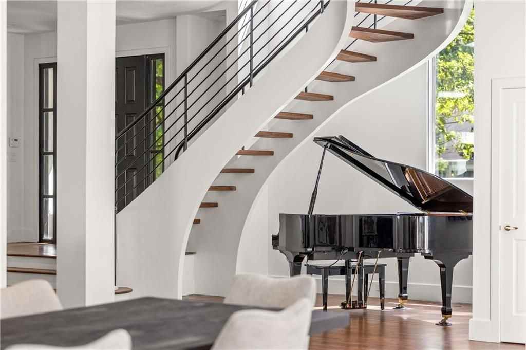 35 Robin Hood Rd Ne - Photo 3 of 40