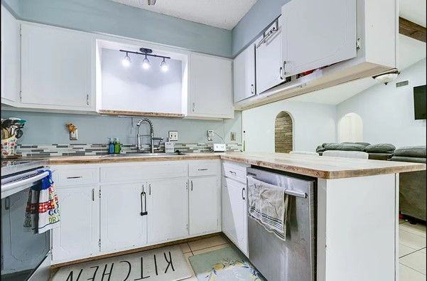 3814 Butterfield Rd - Photo 4 of 25