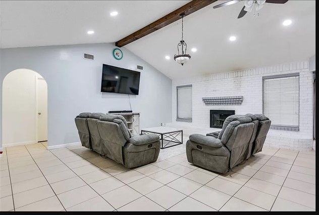 3814 Butterfield Rd - Photo 6 of 25