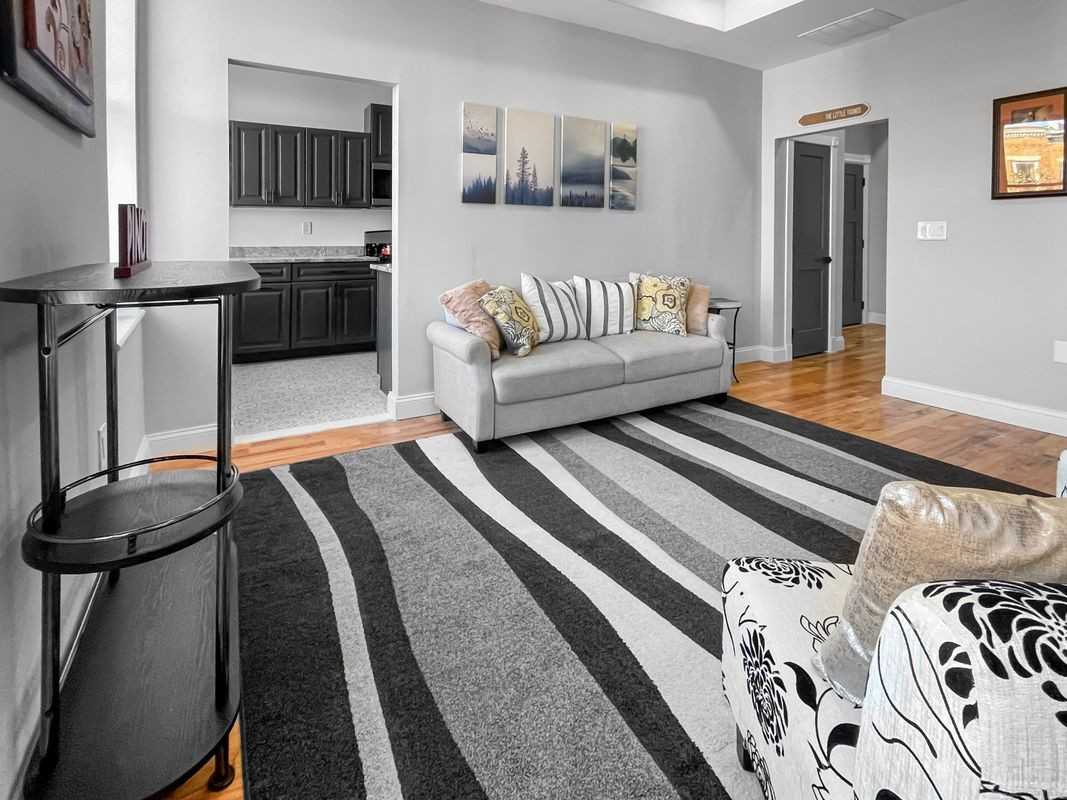 1428 Madison Ave - Photo 2 of 8