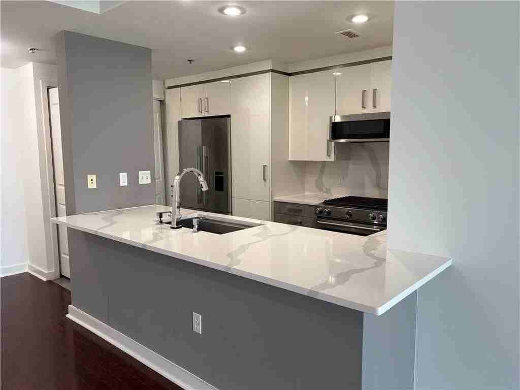 3338 Peachtree Rd - Photo 2 of 29