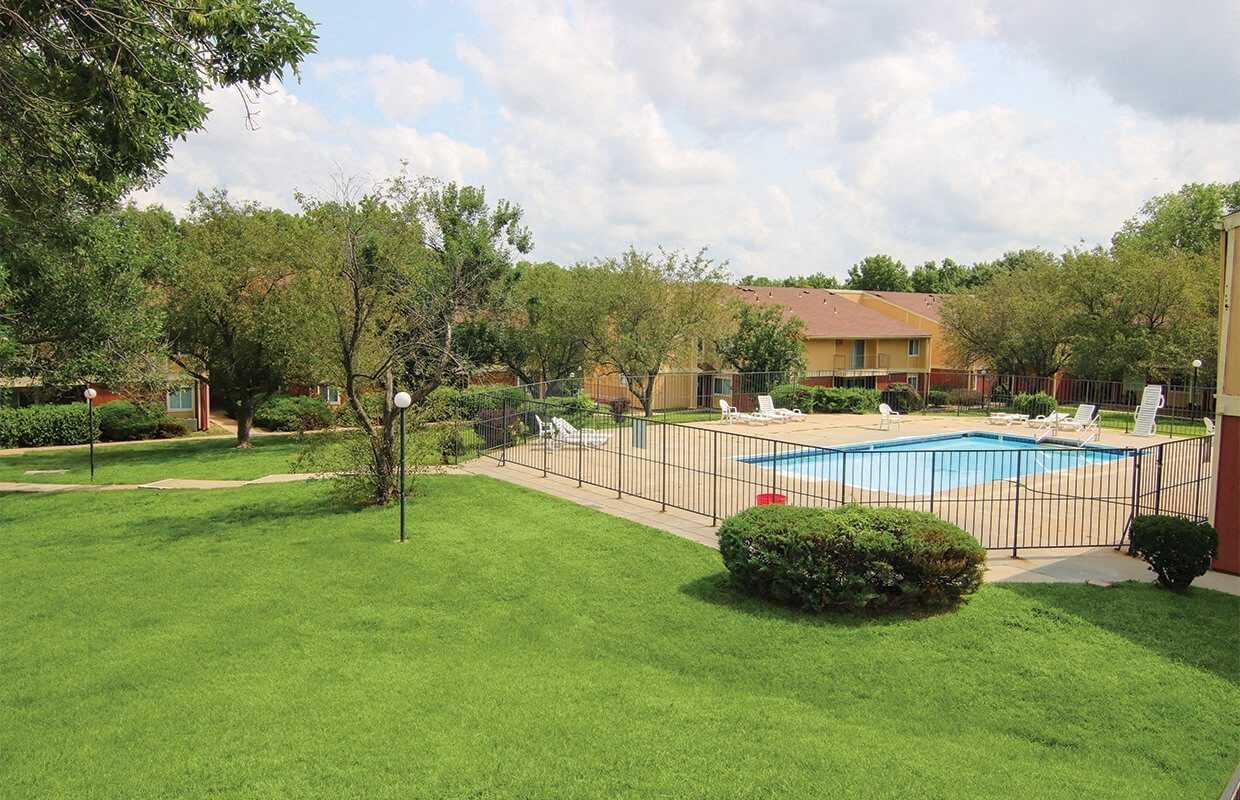 Raintree Apartments - Photo 4 of 50